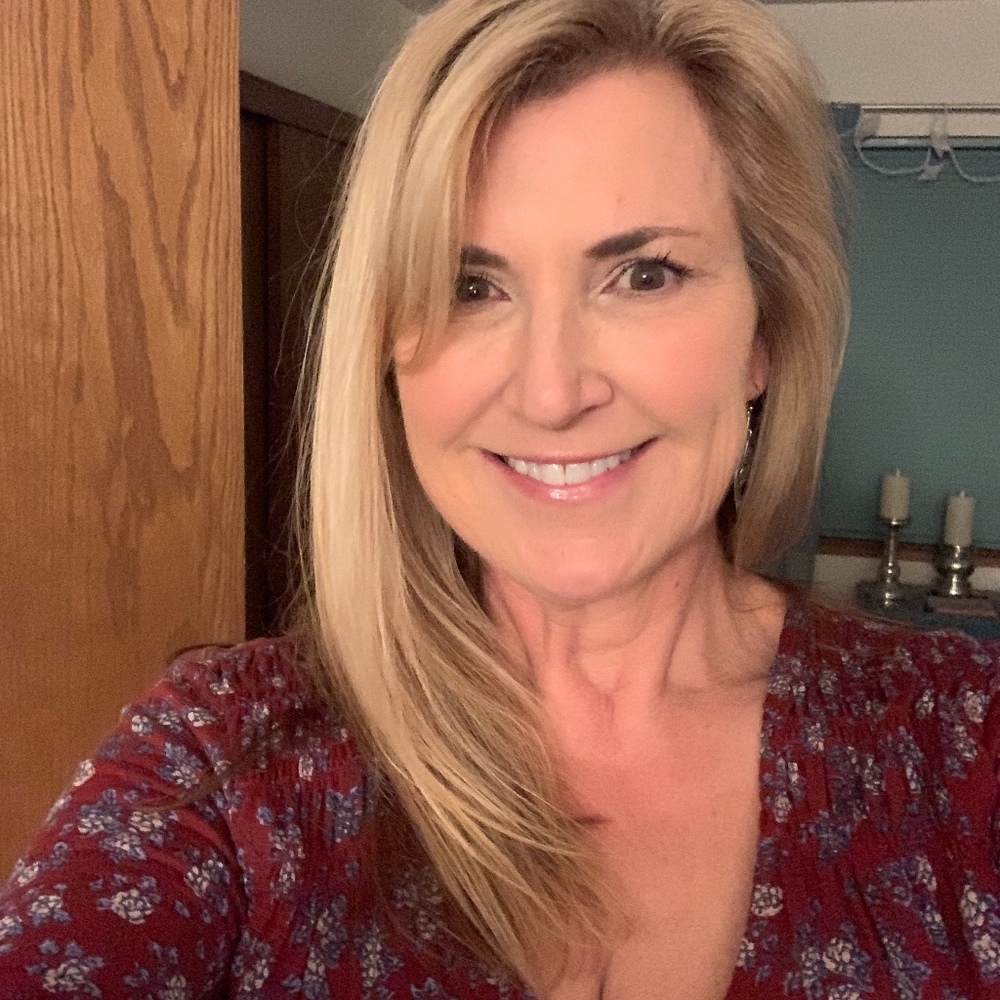 Meet your Posher, Carrie